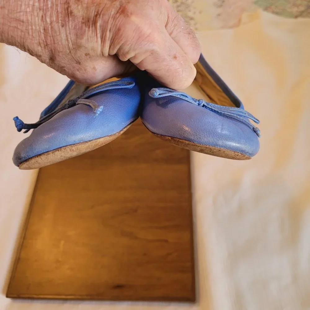 Bahama Blue Leather Ballet Flats. EEEUC. Size 9M (EUR 40) - Picture 6 of 12